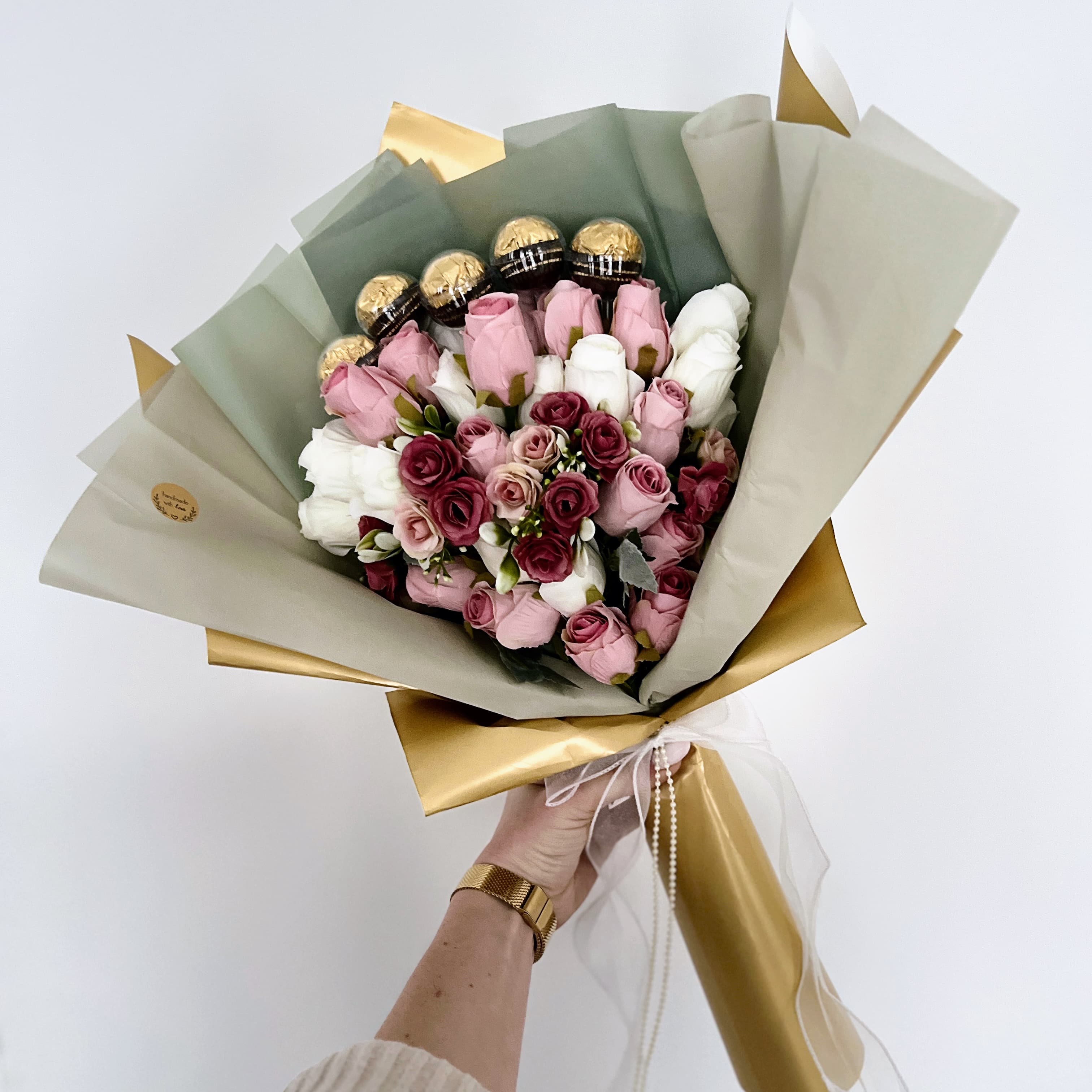 Buket s ružama i Ferrero Rocher